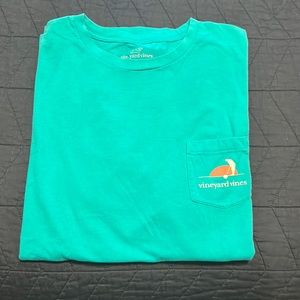 Vineyard Vines short sleeve Xl shirt with golfer logos